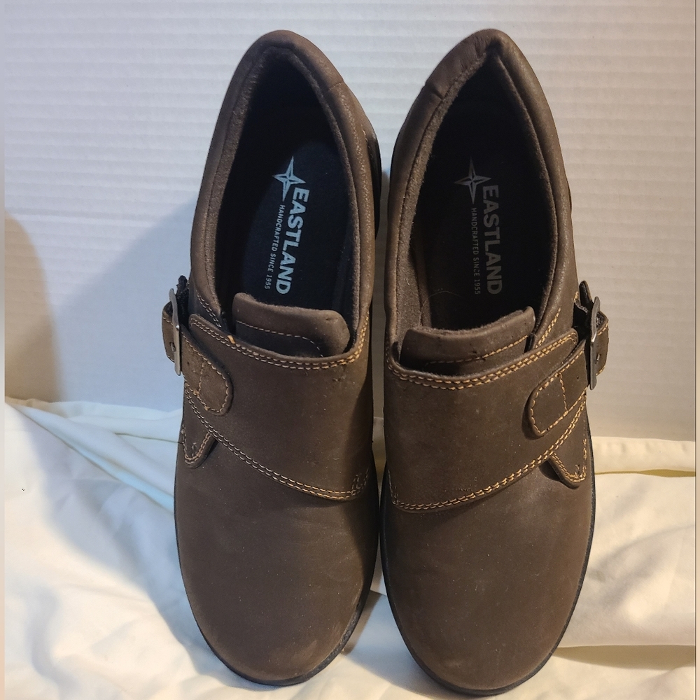 EASTLAND WOMEN'S SIZE 7.5 BROWN LEATHER LOAFERS NEW WITHOUT BOX - Picture 1 of 6